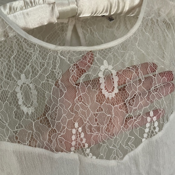 Lucca White Top Sheer Lace Lightweight Boho Flowy Tee Shirt Blouse Keyhole Sz S - Picture 5 of 9